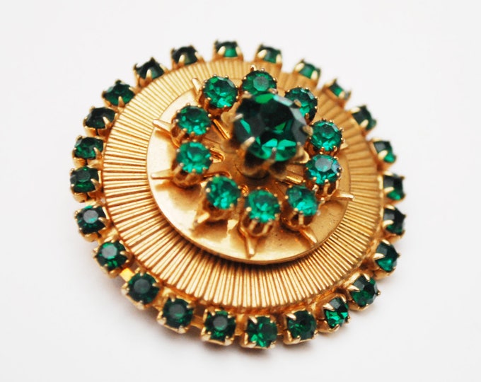 Coro Rhinestone Brooch - Green Glass - Gold round Disk - Atomic - mid Century pin