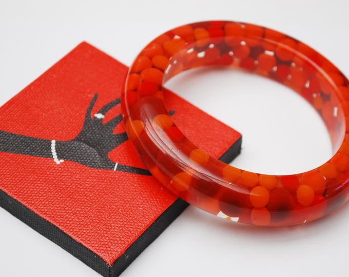 Red Orange polka dot Lucite Bangle - aspirin lucite - Mid Century - confetti dots - Vintage Plastic - bracelet