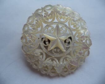 Vintage Unsigned Mother of Pearl Detailed StarBrooch/Pin