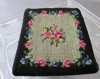 Vintage Black Needlepoint Pink Blue Rose Floral Wallet Bill Fold Coin Change purse