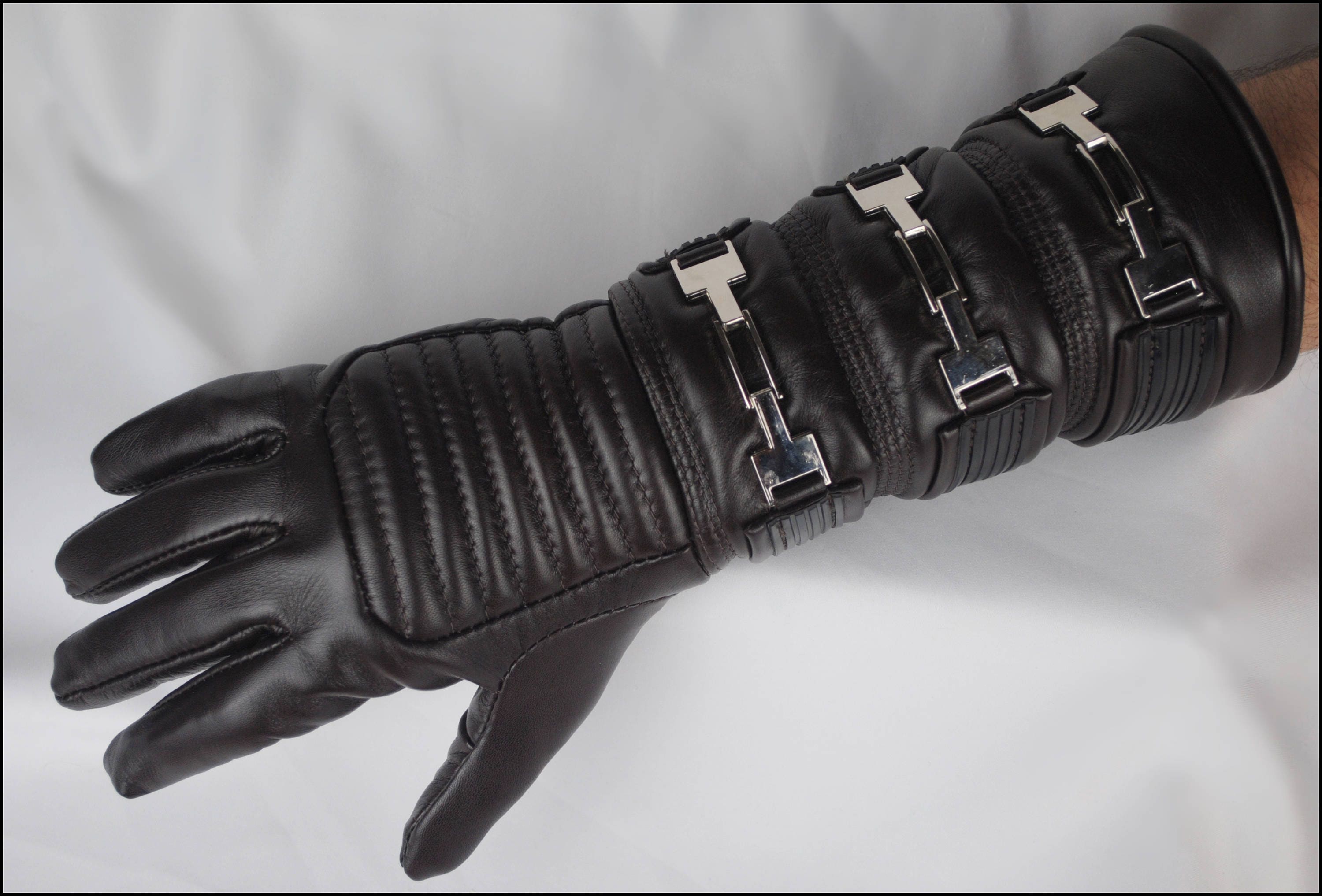 Real leather glove with buckles
