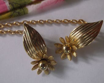 Women Vintage Alloy Flower Shell Sweater Necklace