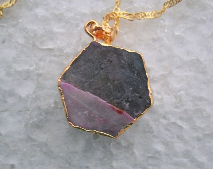 Titanium Druzy Pendant - electroplated gold edging, hung on Gold plated twist chain, beautiful dark Mulberry color, hexagon shape, feminine