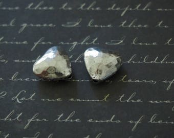 2 beads heart hammered silver metal 14 x 14, 5 x 6, 5mm