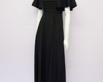 Eur 36 / US 6 / UK 8 // Vintage 70's black virgin woolen maxi dress with butterfly sleeves