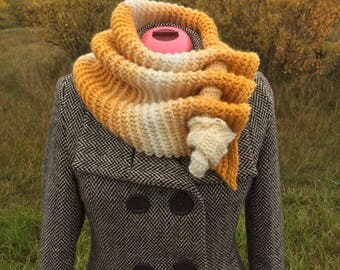 Keyhole Scarf in Borderux main image 1