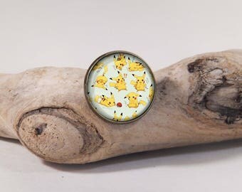 Pikachu Pokemon pin 20 mm diam. Dome glass