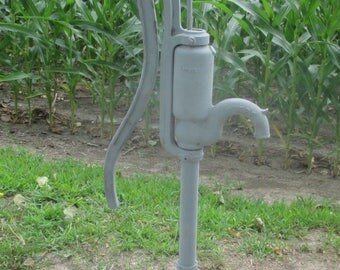 Well Water Pump Cast Iron Cistern Pitcher Windmill Garden Rustic Gray Myers dj