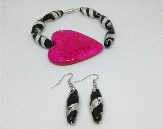 Black and White and Pink Heart Beaded Bracelet Set