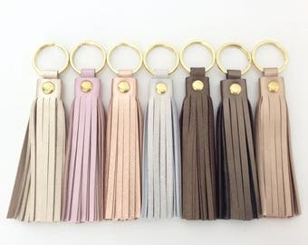 Leather tassel keychain.Leather key fob.Leather tassel charm.Purse charm.Leather Accesory gift.Personalised leather keychain.Metallic Gold.