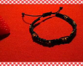 Pretty macrame bracelet black and Brown wooden beads