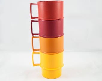 Set of Four vintage Tupperware 1312 Nesting Mugs - Coffee Cups, Tea Cups Set