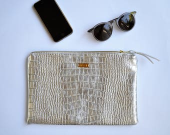 Silver clutch, pouch worn aligator, diazon