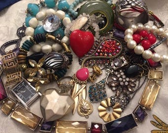 Beautiful lot of Broken Jewelry for Parts, Repair or Craft