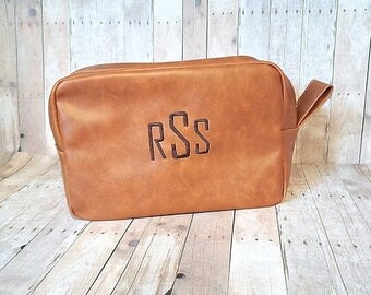 ON SALE Monogrammed Dopp Bag, Monogram Groomsmen Gift, Monogram Fathers Day Gift, Personalized Toiletry Bag, Personalized Shaving Kit, Best