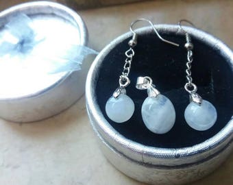 Natural earrings and Rainbow Moonstone pendant