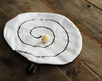 Labyrinth sensory learning and dexterity game