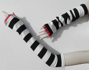 Rock fingerless mittens striped black and white