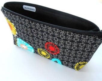 Large Cosmetic Bag Flat bottom Zipper Pouch Padded ECO Friendly NEW Posey on Black