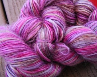 MAGENTA SPARKLE Handspun Bamboo Yarn 200yds 2.0oz 14wpi aspenmoonarts knitting art yarn sportweight