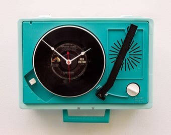 music lovers clock, vintage clock, unique gift idea, audiofile gift, handmade vintage clock, Elvis Presley 45, Recycled Record Player Clock