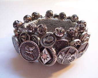 Vintage BUTTON BRACELET - Crocheted Button Bracelet - Silver Tone Buttons - Signed - No Damage - USA Shipped Insured - Will Ship Int'l
