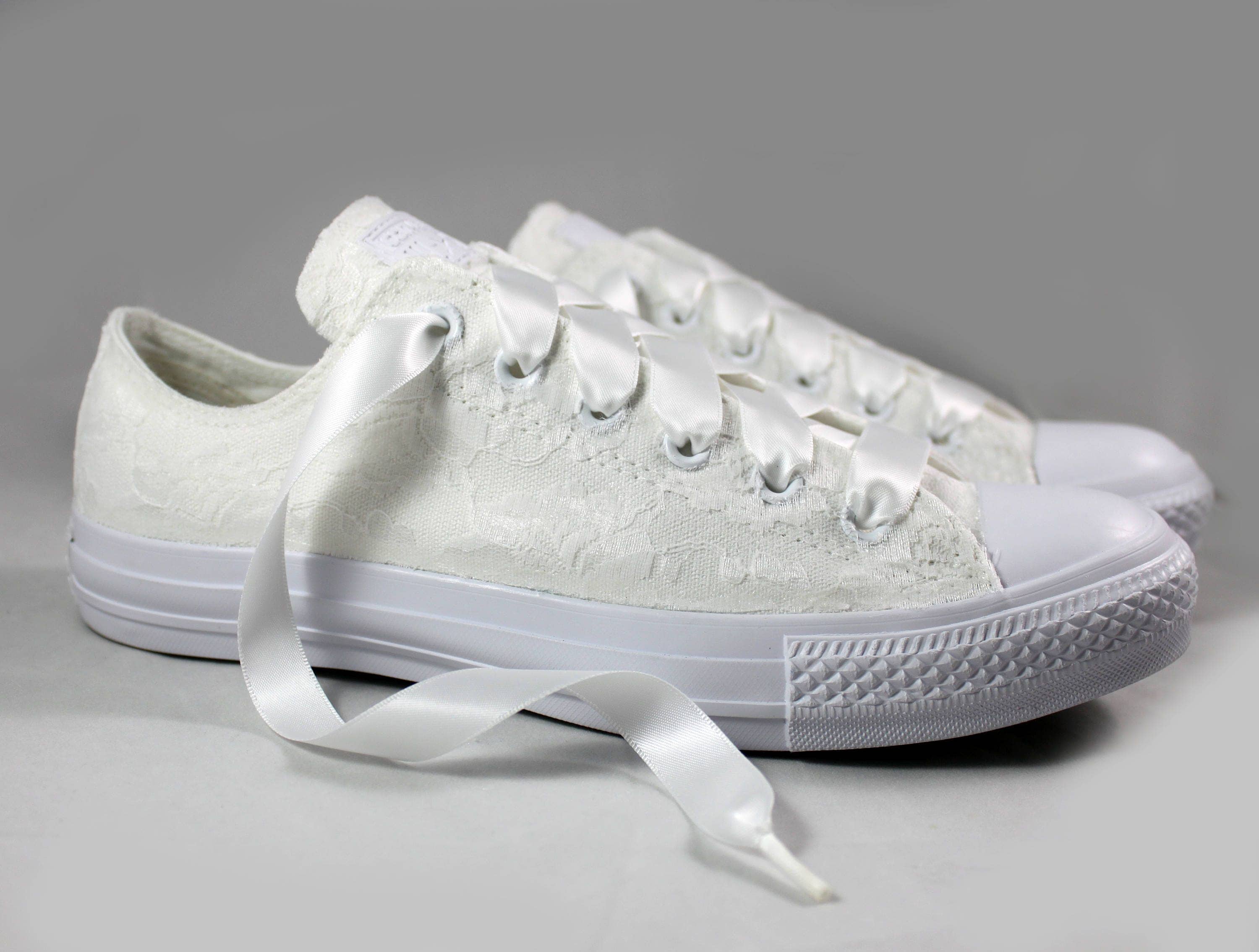 converse tennis shoes