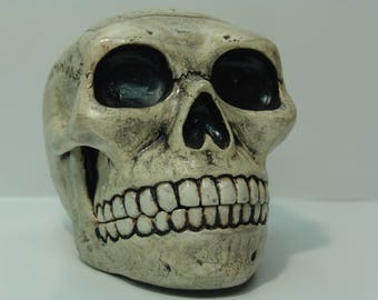 New Style Hinged Jaw Skull Deck Box by Leifkicker. Bone Dyed and Painted Resin. Great for EDH; holds 100 Sleeved Cards.