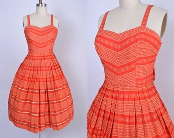 Vintage 1950s Dress 50s Sundress with Full skirt Fitted Bodice Party Dress