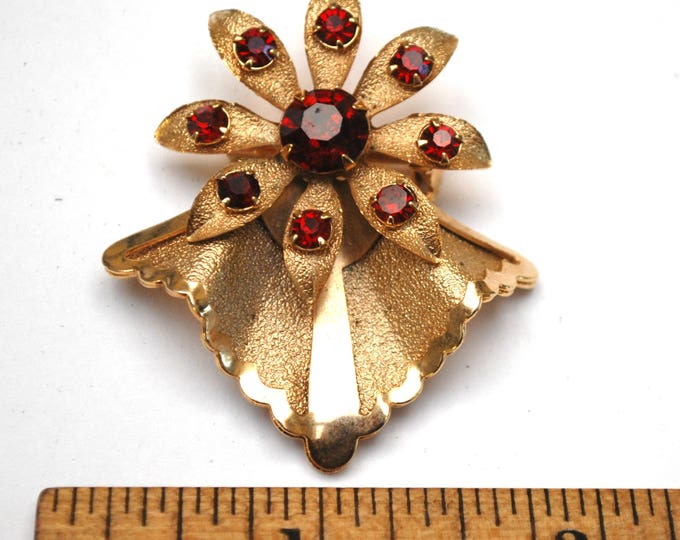 Flower Brooch - Red Rhinestone - gold floral pin - Mid Century - Atomic