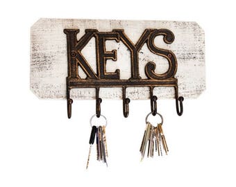 Key Hooks on Reclaimed Wood Board | Whitewash