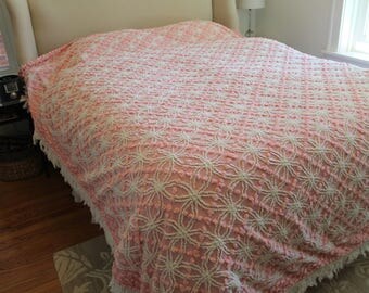 Pink Chenille Bedspread, White Fringe, Cabin Craft Needle Craft Original Pattern, Full Chenille Bedspread, Starburst Pattern Popcorn Pattern