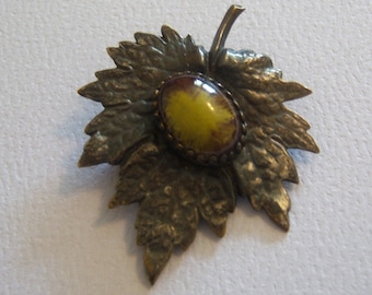 Mottled Art Glass Leaf Pin. Maple Leaf Brooch. Leaf Jewelry.