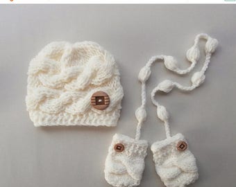 SALE 15% DISCOUNT Knit SET Baby Boy Hat and Mittens , Baby Photo Prop , Knit Baby Hat and Mittens