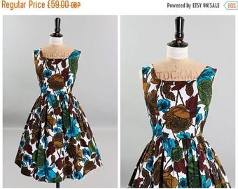 ON SALE Vintage original 1950s 50s vibrant floral print cotton dress with full skirt UK 6 8 Us 2 4 Xs S
