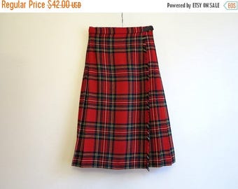 Jupe asymétrique à imprimé équestre / Per Una / Rouge / Crêpe / Vintage moderne / Taille UK 8 - France