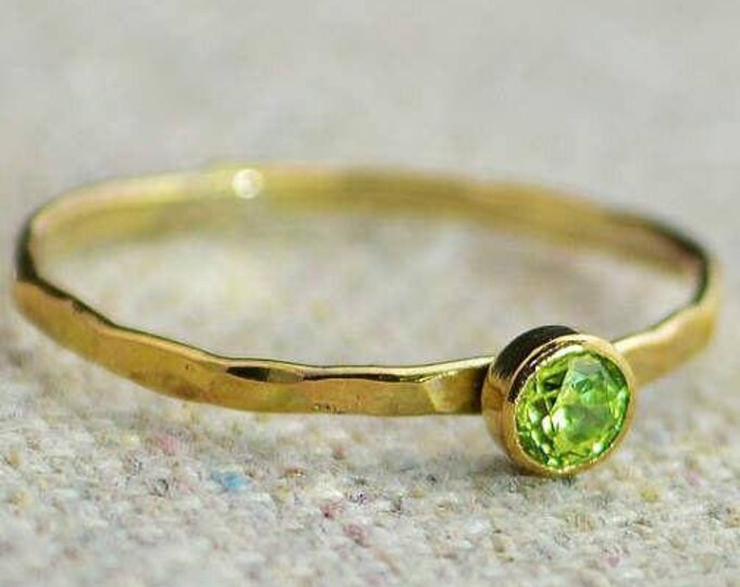 Dainty Gold Peridot Ring, Hammered Gold, Stackable Rings, Mother's Ring, August Birthstone Ring, Peridot, Rustic Peridot Ring, 14K Gold Fill