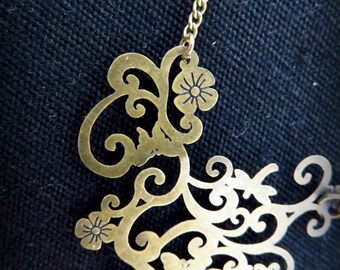 Necklace art nouveau brass flower print