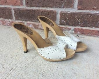 vtg 70s Off-White Leather CUT OUT peep toe STILETTOS hippie 7 shoes Italian sandals heels boho pumps disco