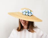 Gighay - Pamela de paja para invitada de boda con detalle de flores azules, sombrero de paja, invitada de boda, sombrero para playa, ciudad