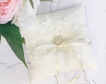 Wedding Ring Pillow, Ring Bearer Pillow, Wedding Pillow, Wedding Ring Pillow, Ring Bearer, Lace Ring Pillow, Rustic Wedding, Ring Cushion