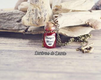 Dragon Blood Potion necklace / blood Dragon /Fiole