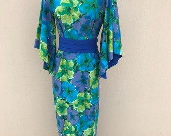 1960s S/M Sun Fashions Hawaii Pake Muu Dress 36-37/25/26/38