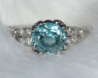Beautiful Vintage Blue Zircon & Diamond Ring Platinum