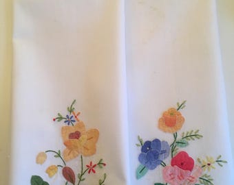 Vintage Madeira Embroidered Appliqued Guest Hand Towels