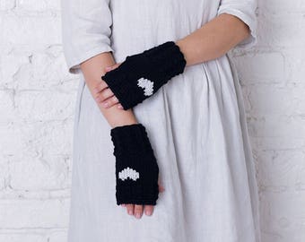 Half finger merino wool mittens Knitted arm warmers Valentine day gift Black womens mittens Fingerless gloves Stylish womens warm accessory