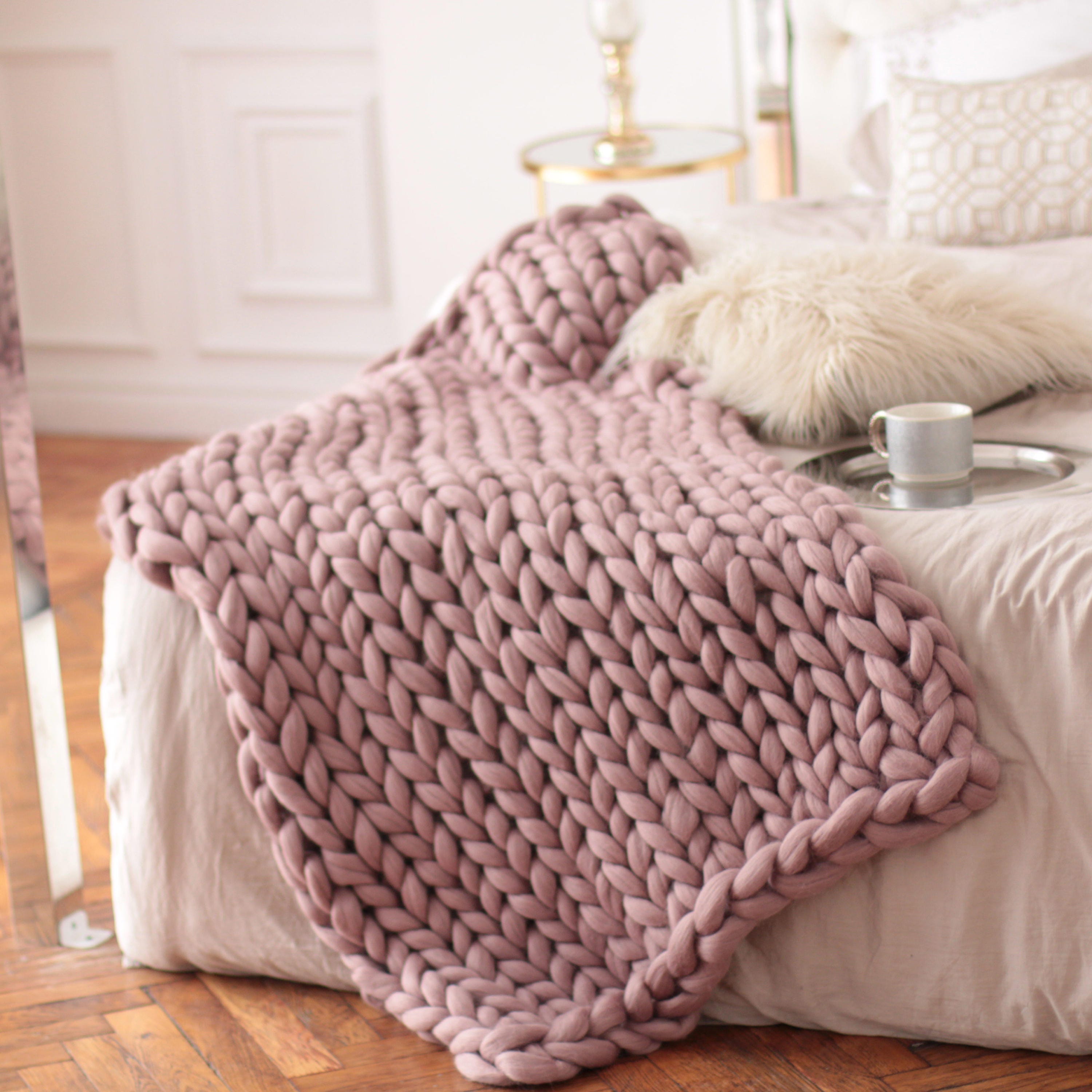 How to Hand Knit a Blanket with Bernat Blanket Big Yarn ...