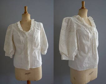 Vintage Lace Blouse / Tyroller Drindl Folklore Blouse