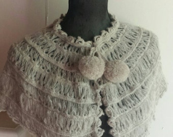 capelet / retro style handmade crochet shoulder warmer