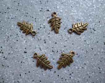 Lot de 5 Breloques Feuilles en métal bronze 1,5 cm, accessoires bijoux